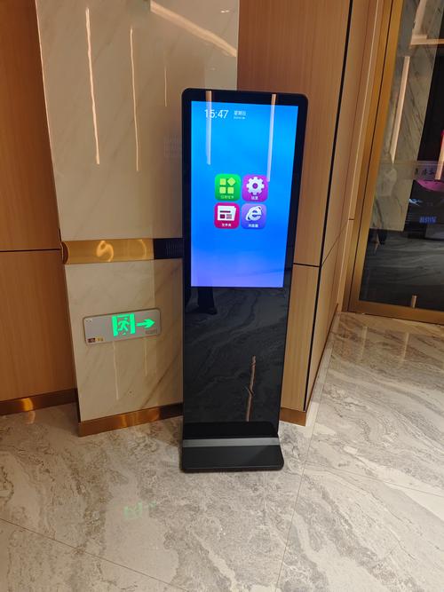 立式廣告機(jī) 高清網(wǎng)絡(luò)宣傳觸摸一體機(jī)在酒店商場的應(yīng)用與價(jià)值